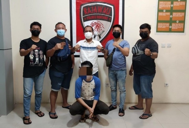 Remaja Lok Tuan Babak Belur, Dibogem karena Ganggu Temannya saat Main Gim Online