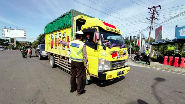 Nekat Langgar Kaltim Senyap, 50 Pengendara Disuruh Putar Balik