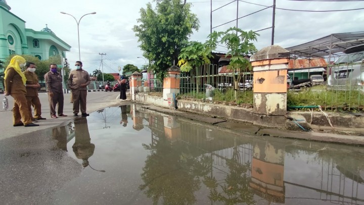 Simpang Tanjung Laut 'Langganan' Terendam Air, Dewan : 60 Meter Drainase Buntu