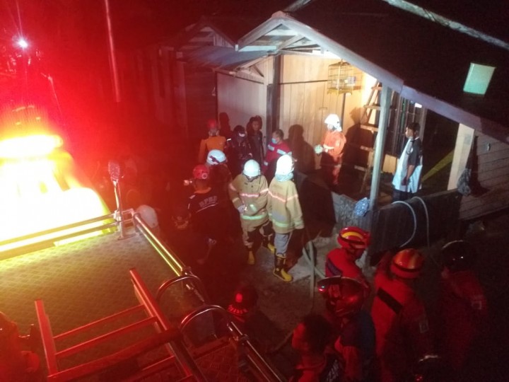 Akibat Korsleting Listrik, Rumah Warga di Tanjung Laut Indah Terbakar