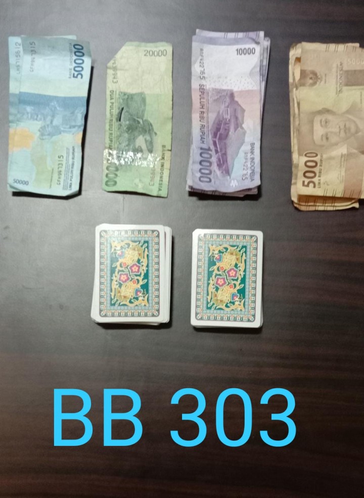 Asik Main Judi di Pinggir Jalan, 6 Pemuda Ditangkap Polisi