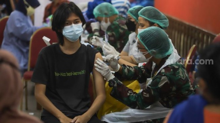 Viral Apoteker Tuduh Vaksin Penyebab Terpapar Covid-19, Klaim Banyak Buktinya