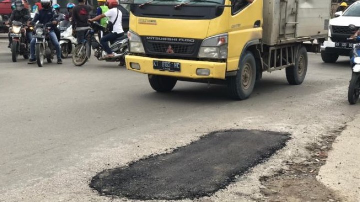 Disambangi Presiden, Jalan Rusak di Samarinda Langsung Ditambal