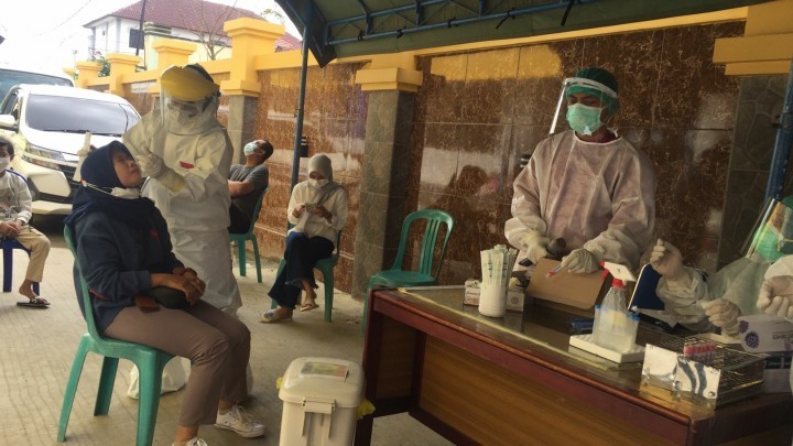 BW: Faskes Wajib Sesuaikan Tarif Swab PCR