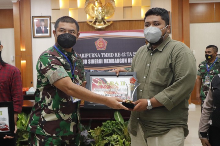 Jurnalis Klikkaltim Sabet Juara Karya Jurnalistik TMMD Tingkat Nasional
