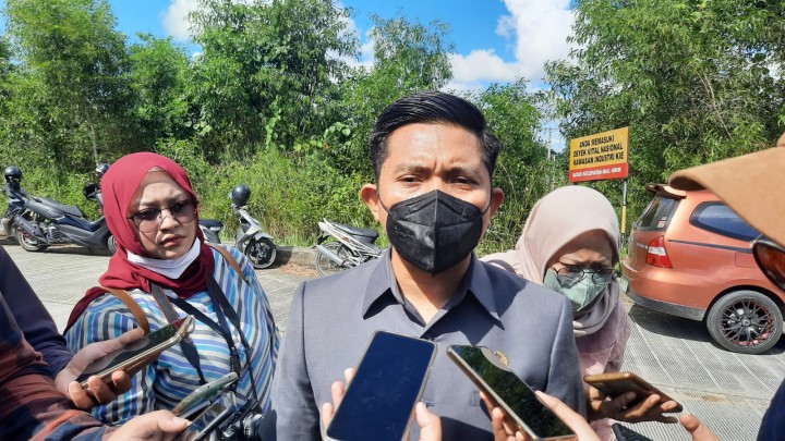 Lebih Sigap Bantu Korban Banjir, Andi Faizal Acungi Jempol Pihak Swasta