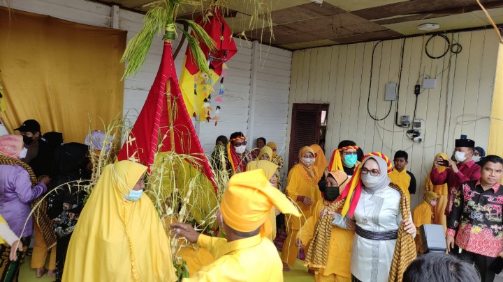 Pesta Adat BK Dimulai, Ada Ritual Bebalai hingga Lomba Tombak Duyung