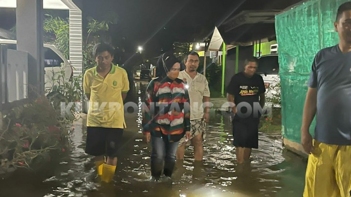 Wawali Najirah Tinjau  Banjir Rob di Bontang Baru