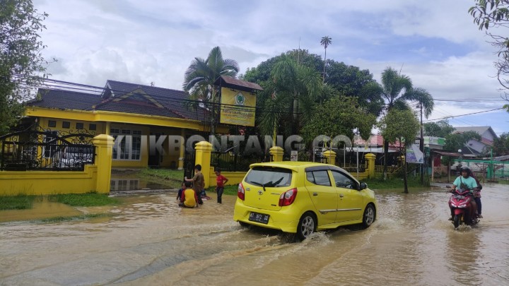 Air Sungai Mulai Meluap, Banjir Datang Lagi