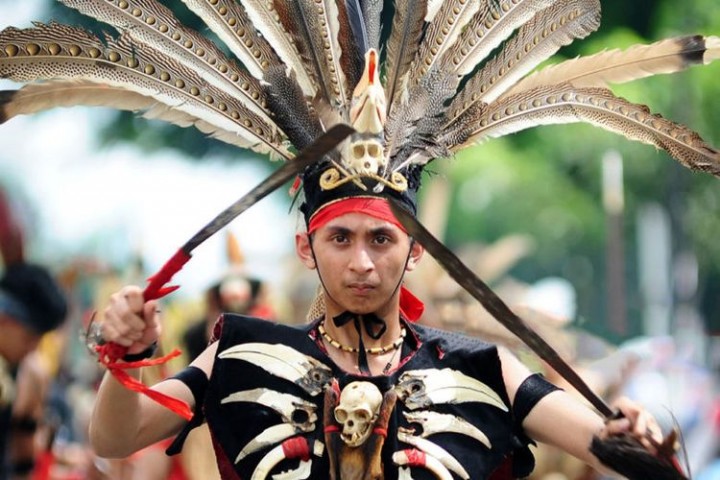 Asal Muasal Suku Dayak di Kalimantan