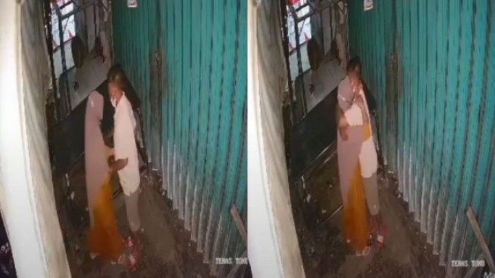 Pasangan Paruh Baya Terekam Selingkuh di CCTV Toko Tetangga, Ingat Umur!