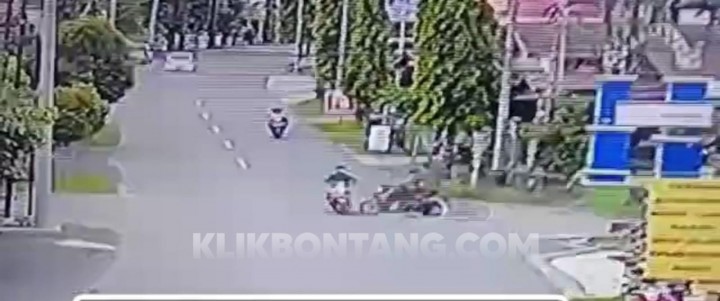 Lakalantas di HOP, Pengendara Motor Terpental