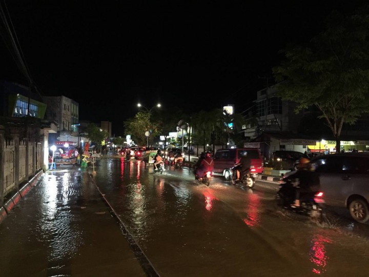 Bontang Banjir di Malam Minggu