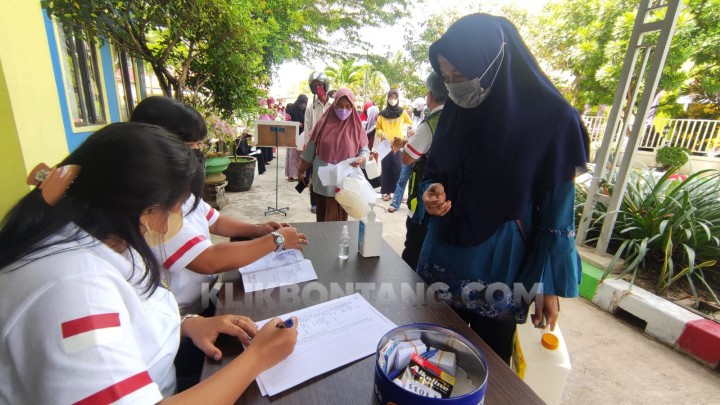 Kelurahan Telihan Terima 4 Ribu Kupon Minyak Goreng Murah untuk Warga