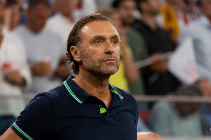 Kaget Lihat Lapangan Stadion Palaran, Pelatih Persija: di Jerman Ini Tempat Gembala Sapi