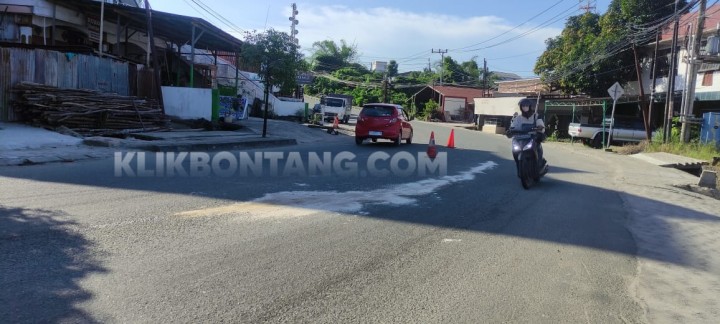 Ada Tumpahan Solar di Jalan Imam Bonjol dan Simpang 4 Tanjung Laut, Pengendera Tergelincir