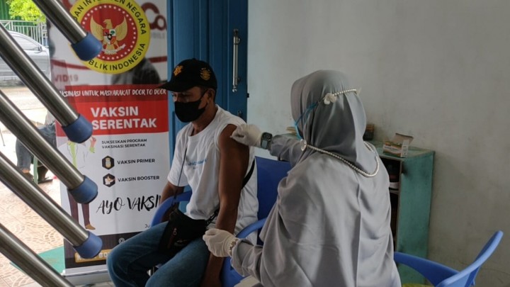 Binda Kaltim Gelar Vaksinasi Door To Door Lanjutan di Kelurahan Bontang Baru