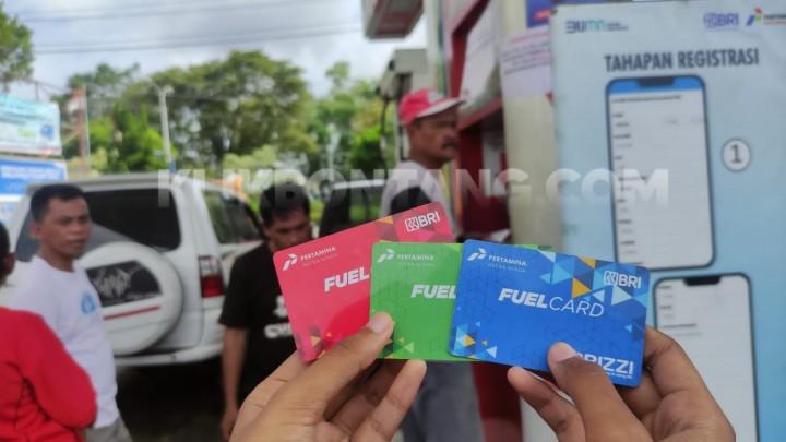 Hari Pertama Fuel Card, Antrean Kendaraan di SPBU Kopkar Berkurang