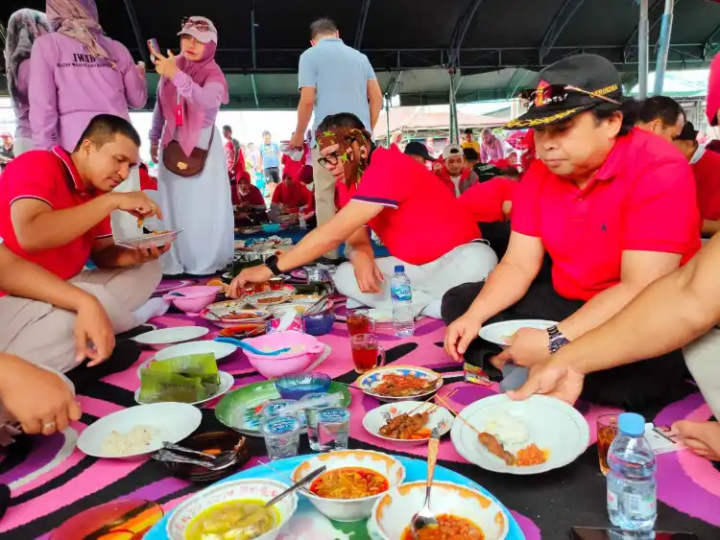 Hadiri Mbeko Fest, Wali Kota Kagum Pelestarian Tradisi Warga Bontang Kuala