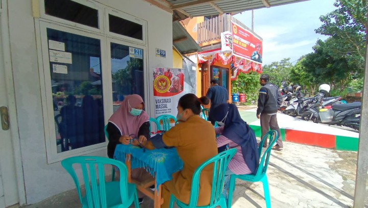 Binda Kaltim Gelar Vaksinasi Door To Door di Kelurahan Satimpo