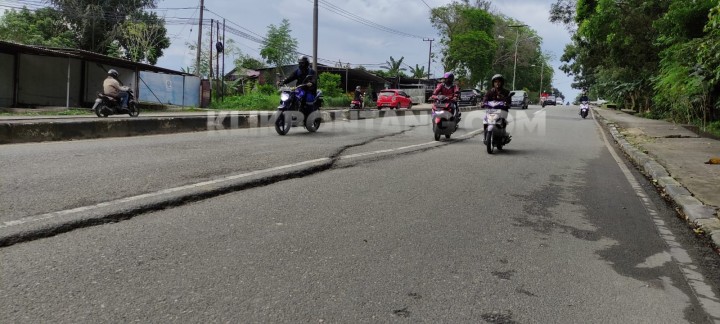Dianggarkan Rp 1 Miliar, Jalan Depan Sport Center Dilapisi Aspal