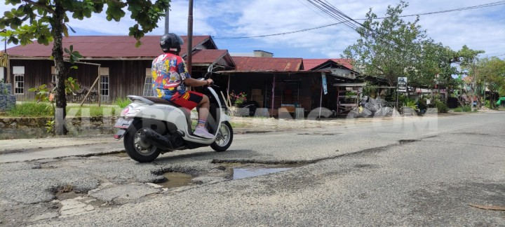 Pemkot Gelontorkan Rp 3,4 M untuk Perbaikan Jalan KS Tubun
