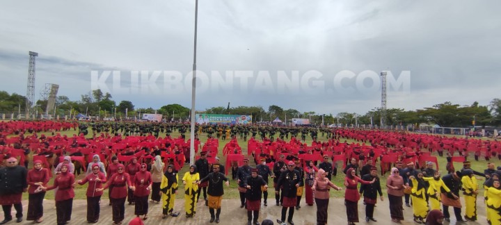 1.256 Penari Jepen Tampil Memukau di HUT ke-23 Kota Bontang