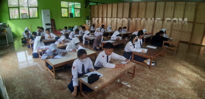 Ketimbang Siswa Duduk di Lantai, Disdikbud Sarankan SMPN 1 Terapkan Sistem Shift