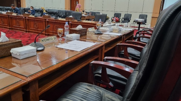 Rapat Komisi III DPRD Bontang Molor, Peserta Menunggu Lebih Sejam