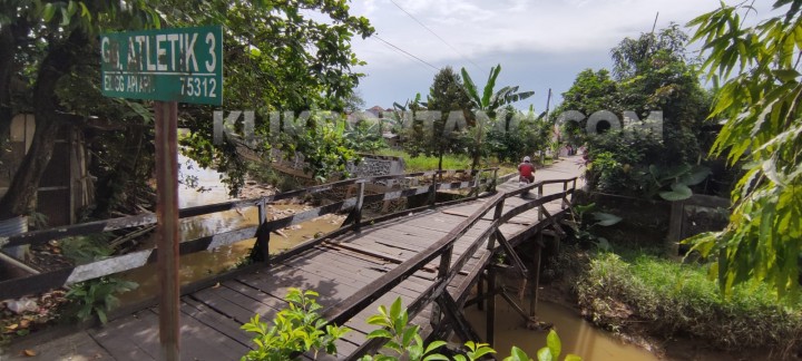 Basri Instruksikan Dinas PUPR Monitoring  Jembatan Rusak di Atletik 3