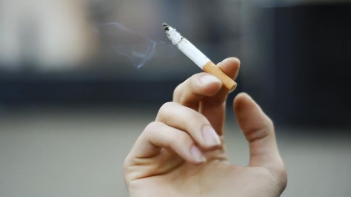 Jokowi Bakal Larang Penjualan Rokok Batangan