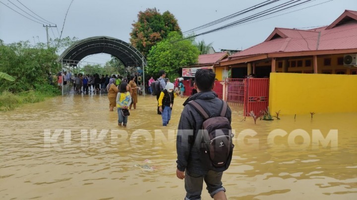 Tambah Armada Baru, Pemkot Beli Eskavator & Dump Truk Senilai Rp 2,6 Miliar