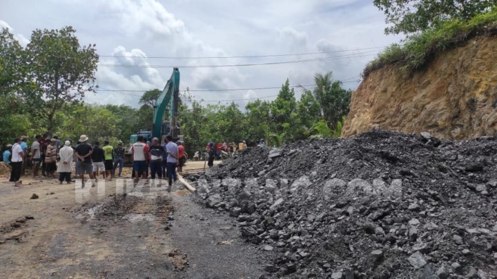 Melejit, Harga Batu Bara Tembus US$ 200/Ton