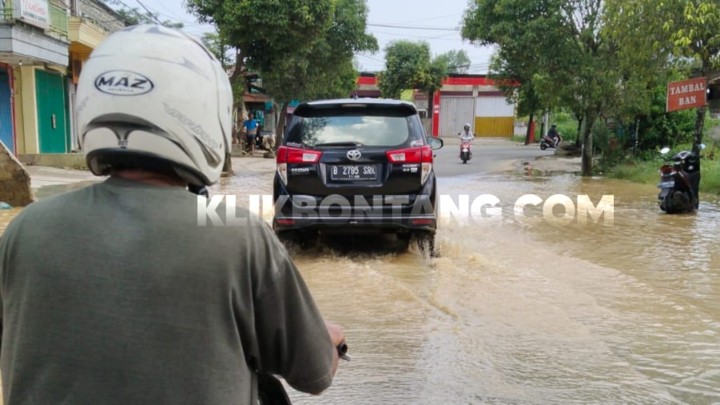 Belum 24 Jam Surut, Jalan Imam Bonjol Kembali Kebanjiran