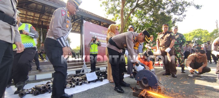 210 Knalpot Brong Sitaan di Bontang Digurinda, Dijadikan Karya Patung Burung Elang
