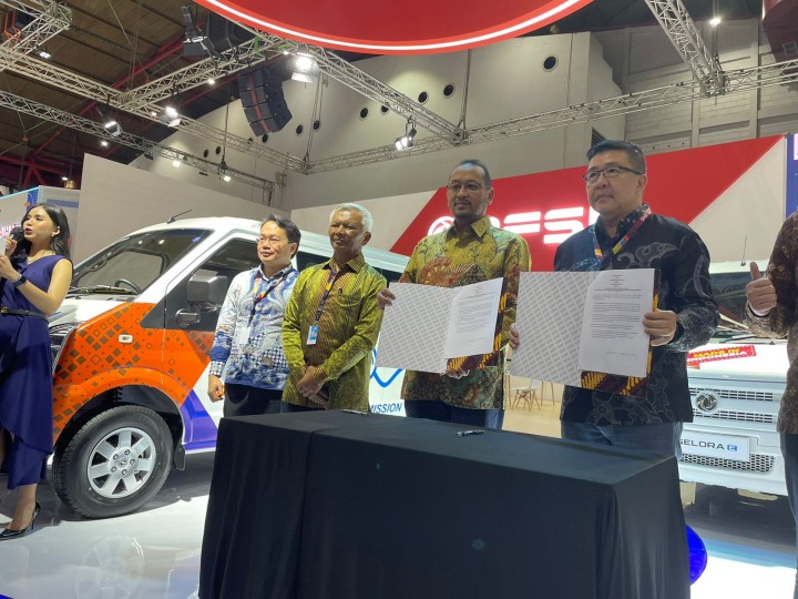 Selangkah di Depan Pelopori Transformasi Hijau Nasional, Pupuk Kaltim Gandeng DFSK untuk Upgrade ke Kendaraan Listrik