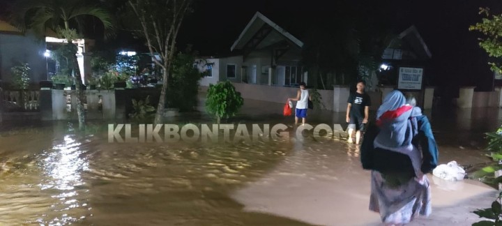 Hujan Sejak Siang, Guntung Kembali Diterjang Banjir
