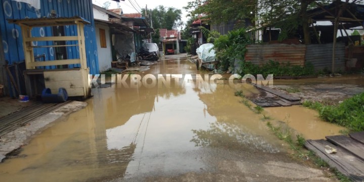Muncul Titik Banjir Baru di Api-Api, Warga Minta Pemkot Segera Normalisasi Sungai