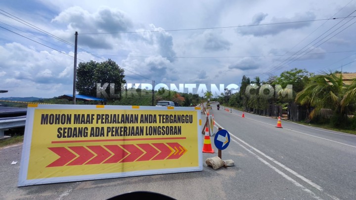 Ada Pengerjaan Jalan Longsor, Jalan Bontang Lestari Jadi Satu Arah