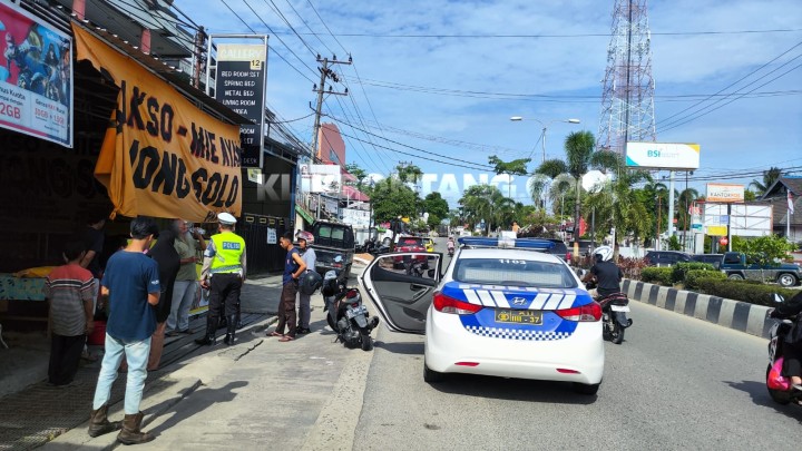 Diduga Rem Motor Terkunci, Pengedara Motor Kecelakaan Tunggal di Jalan MT Haryono Bontang