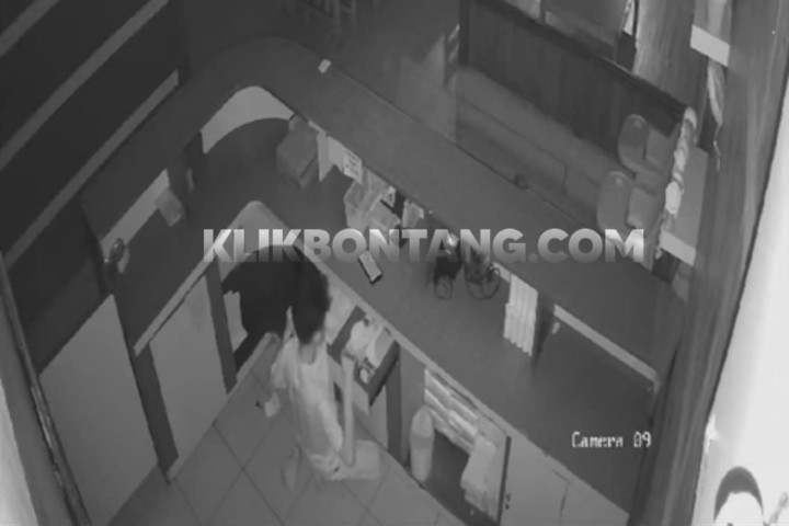 Maling Beraksi di Cafe Bontang Kuala, Bawa Kabur Uang di Laci Kasir