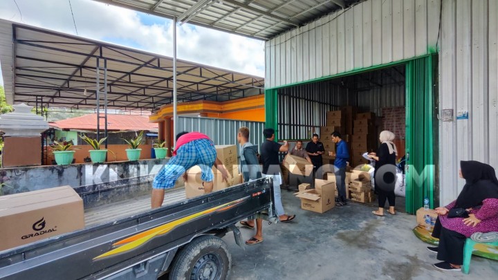 Penyaluran Seragam, Tas dan Sepatu Sekolah di Bontang Hampir Selesai 