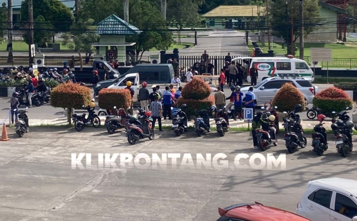 Tabrakan Satria VS Revo di Depan Bankaltimtara Bontang, Korban Dilarikan ke RS