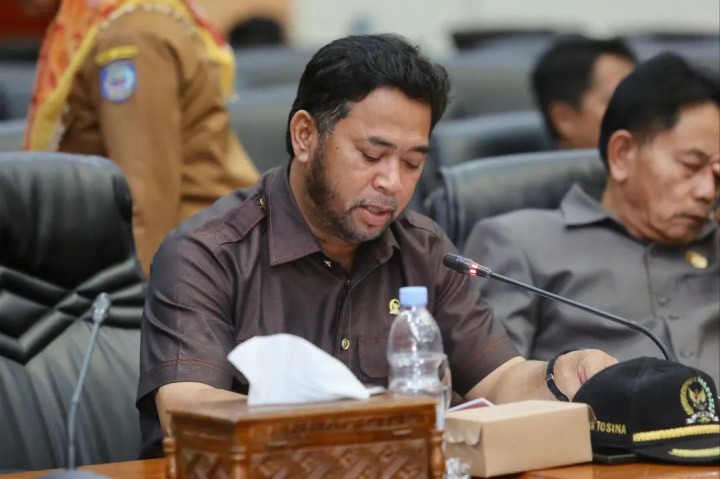 Amir Tosina Dukung Relokasi Kantor Lurah Berbas Pantai sementara ke Pujasera