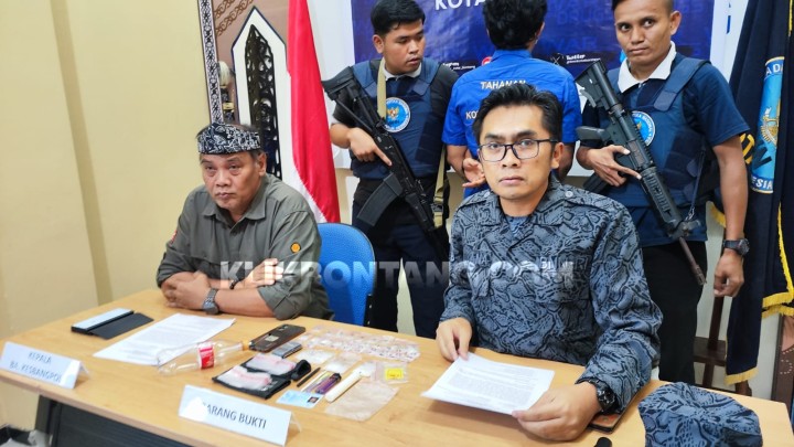 Asyik Bungkus Sabu, Pengedar di Loktuan Terciduk BNNK Bontang