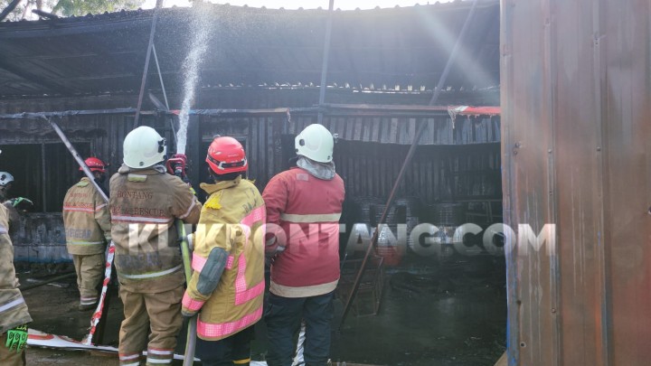 Bangunan yang Terbakar di Simpang RSUD Sebuah Bengkel, Lapak Bakso Ikut Terdampak