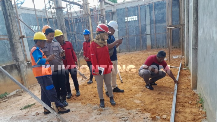 Pekerja Bangunan di Telihan Kesetrum saat Pasang Atap, Alami Luka Bakar Sekujur Tubuh