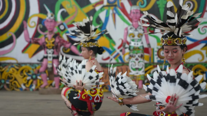 Keunikan Budaya di Desa Miau Baru Kutim, Pesona Seni Tari Jadi Magnet Wisata