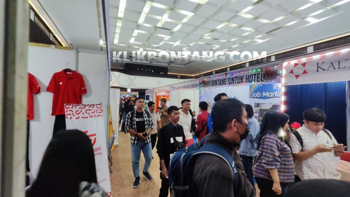 Pencari Kerja Mulai Padati Area Job Fair di Kopkar PKT