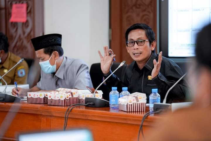 Tidak Sesuai Aturan, DPRD Bontang Sorot Batas Usia Pensiun Guru Swasta